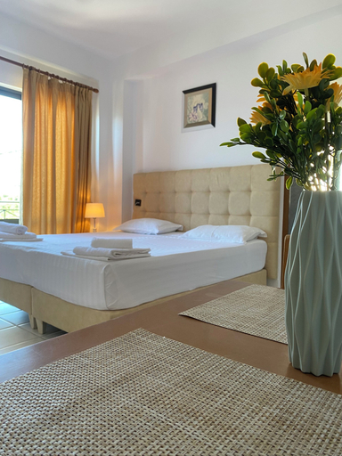 Bedroom 3, Blue Waves Hotel & Suites, Sarandës