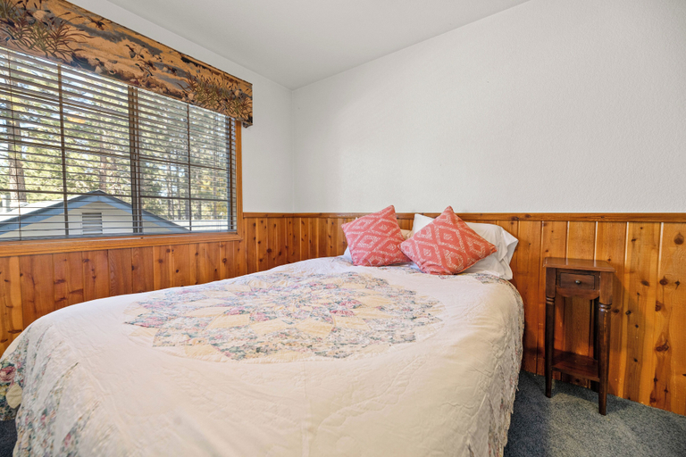 Bedroom 2, Fox Farm Manor, San Bernardino