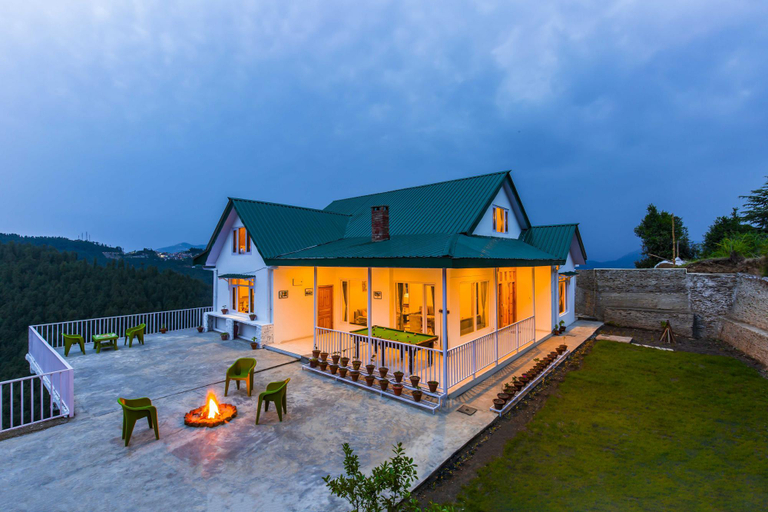 Exterior & Views