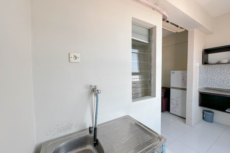Bathroom 4, Strategic 2BR Apartment near ITS Campus at Dian Regency By Travelio, Surabaya
