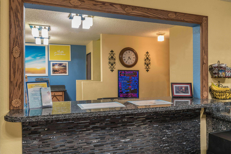 Public Area 2, Days Inn by Wyndham Tucumcari, Quay