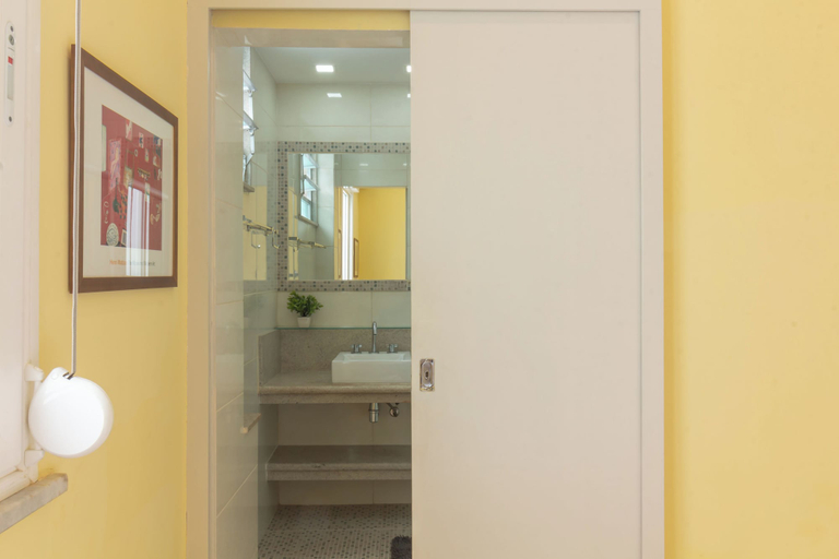 Bathroom 4, Conforto a 4min da Praia do Leblon-AP801, Rio de Janeiro