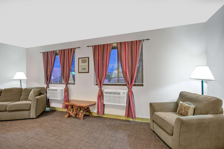 Public Area 2, Super 8 by Wyndham Ticonderoga, Essex