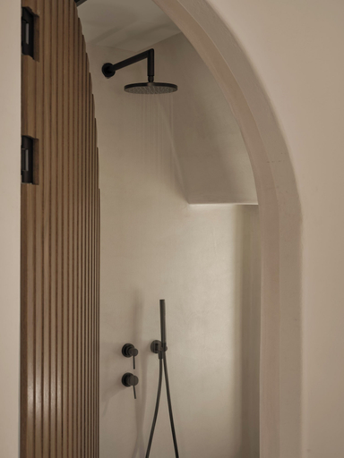 Bathroom 5, Ark, South Aegean