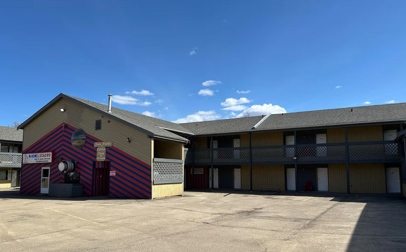 Exterior & Views 4, Travelodge by Wyndham Chetwynd, Peace River