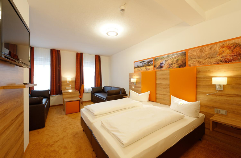 Bedroom 3, Hotel zur Post, Günzburg