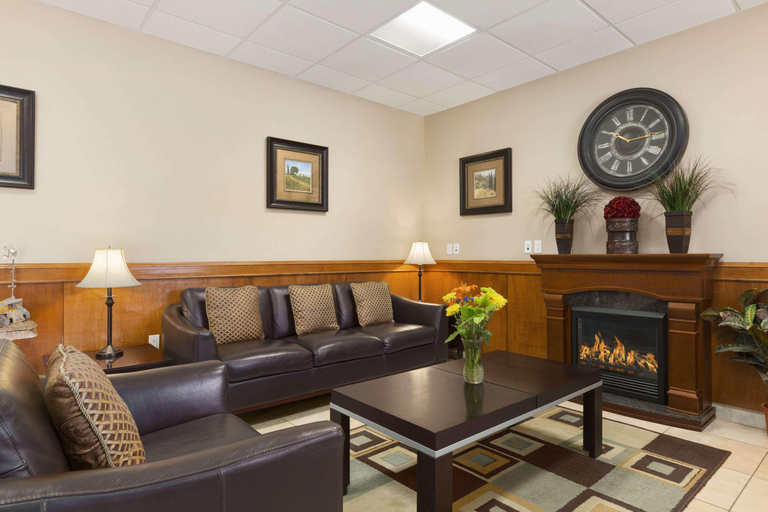 Public Area 2, Days Inn by Wyndham Chetwynd, Peace River