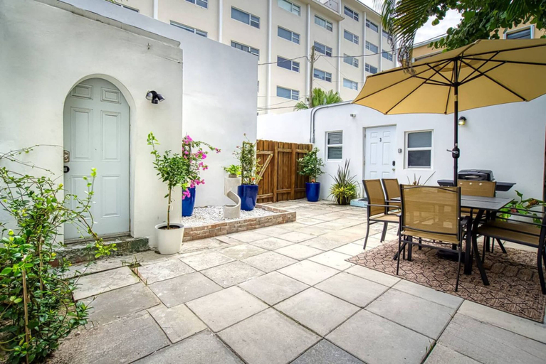 Garden 4, Casa Roselle 2 in Hollywood, Broward