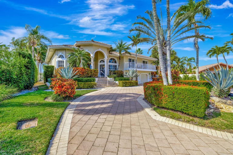 Room 5, Serenity Villa Water Front, Broward