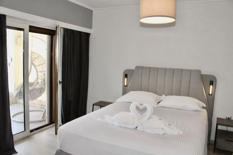 Room 5, Beachside Retreat in Glyfada, Attica