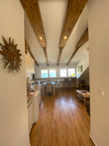 Food & Drinks, Sunny Bay Apartments