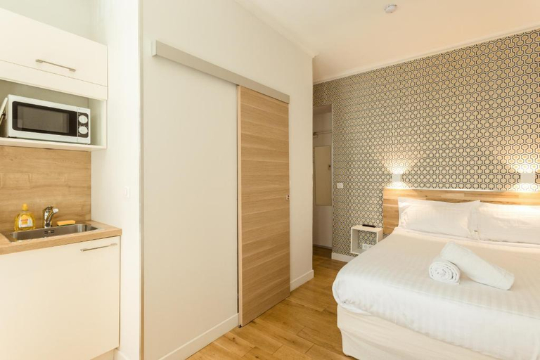 Bedroom 2, Hotel Lido Nice, Alpes-Maritimes
