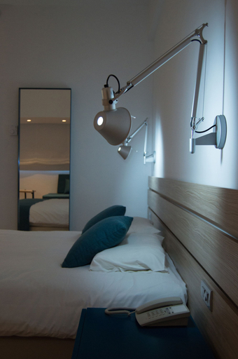 Bedroom 3, Crystal Springs Beach Hotel