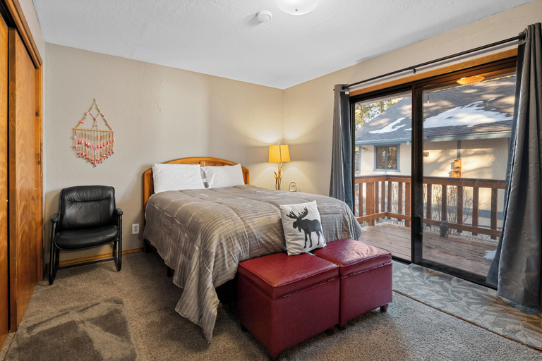 Bedroom 2, The Great Escape, San Bernardino