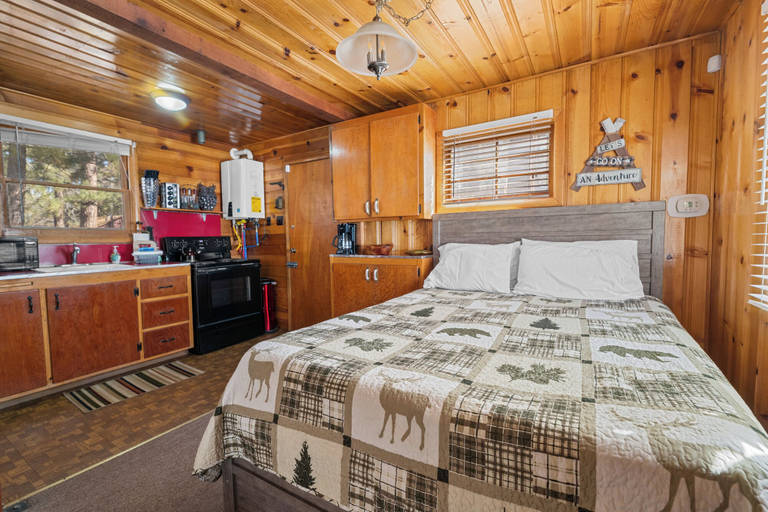 Bedroom 2, Highland Hideaway, San Bernardino