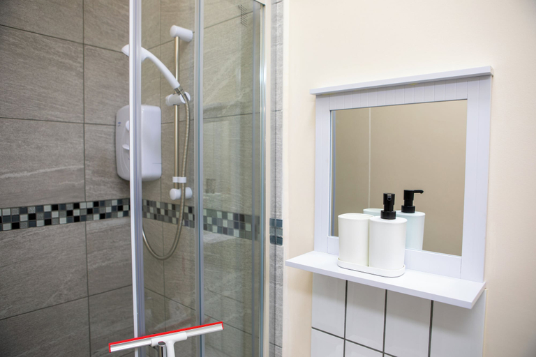Bathroom 3, Bushrah House, Nottingham