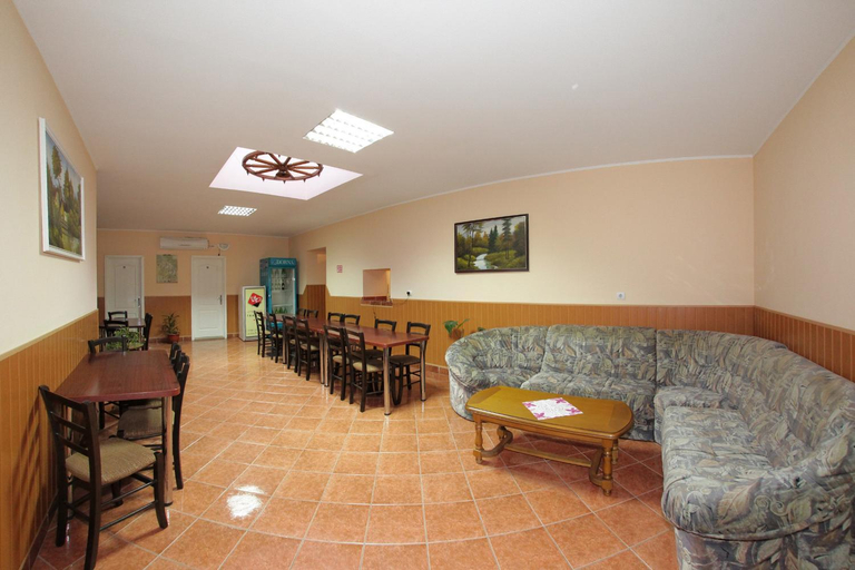 Others 5, Hotel Tranzit, Odorheiu Secuiesc