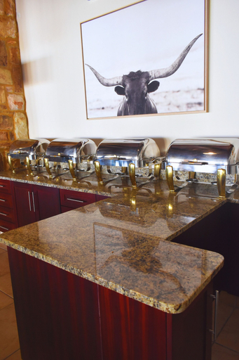 Food & Drinks 4, Bergwood Inn, Eden