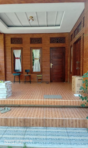 Entrance, Mysterieus Villa, Lombok