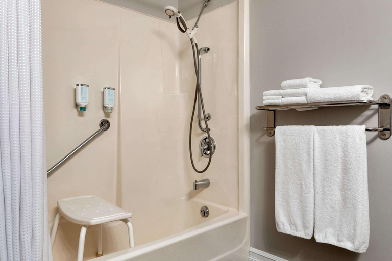 Bathroom 3, Travelodge Suites By Wyndham New Glasgow, Pictou