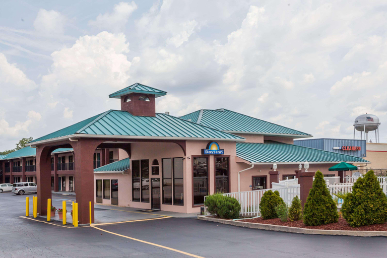 Public Area 2, Days Inn by Wyndham Jackson, Butts