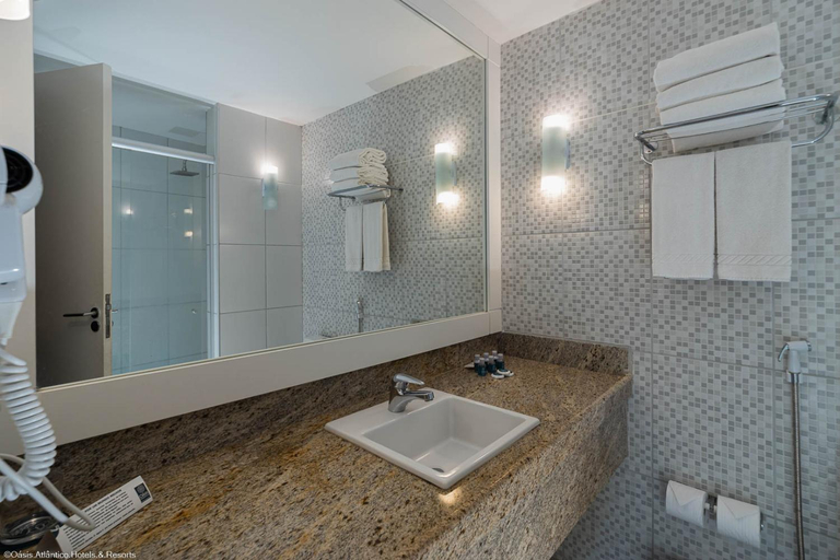 Bathroom 5, Hotel Oasis Atlantico Imperial, Fortaleza