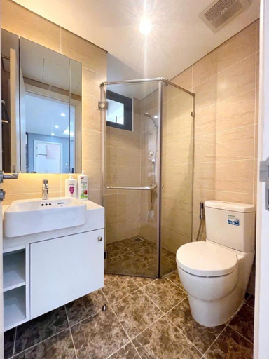 Bathroom 4, D'Capitale - Luna's House - 1Br Apt, Cầu Giấy