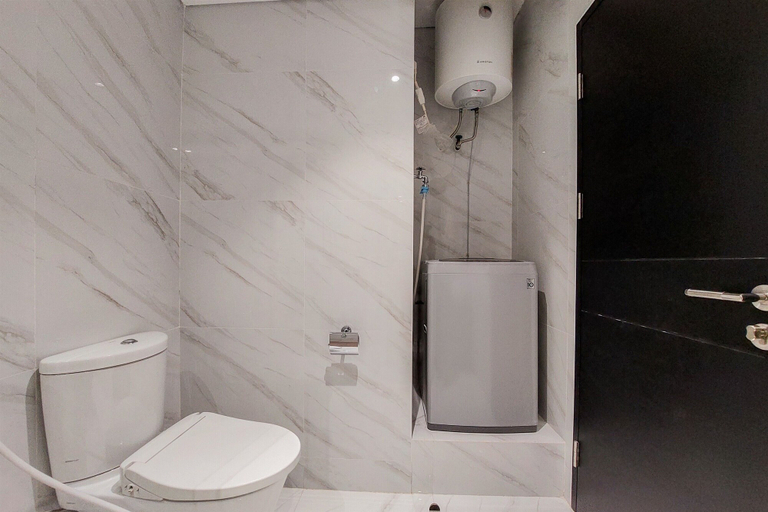 Bathroom 2, A Luxury 1BR Bali Style Apartment at Branz BSD City, South Tangerang