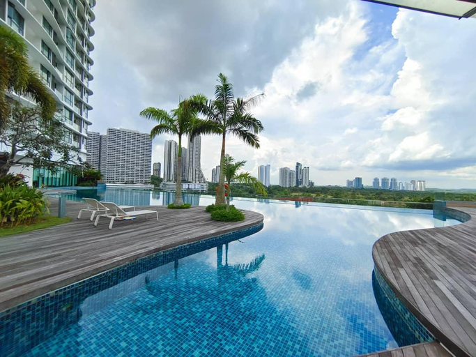 Sport & Beauty 5, Macrolink 3806  6pax Cozy Legoland Netflix BySTAY, Johor Bahru