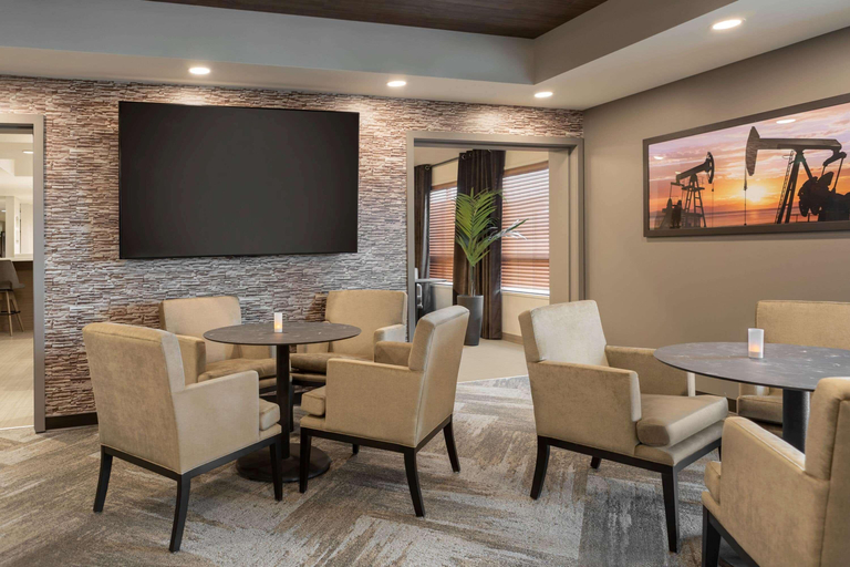 Food & Drinks 5, Microtel Inn & Suites By Wyndham Bonninville, Division No. 12