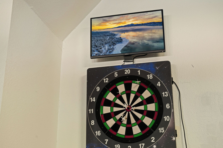 Food & Drinks, Moonridge Golf Escape, San Bernardino