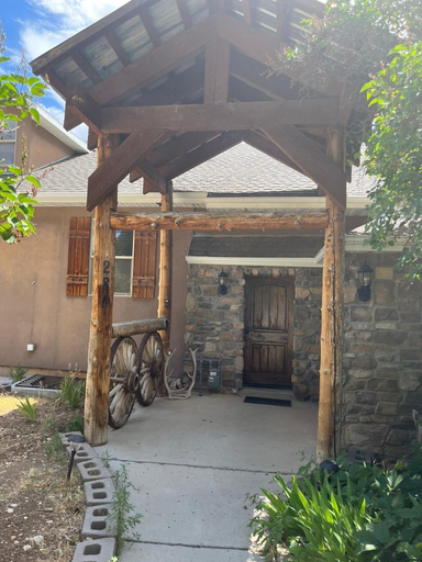 Exterior & Views 2, 14 Guests 5BR 2BA Game room and Living, Iron