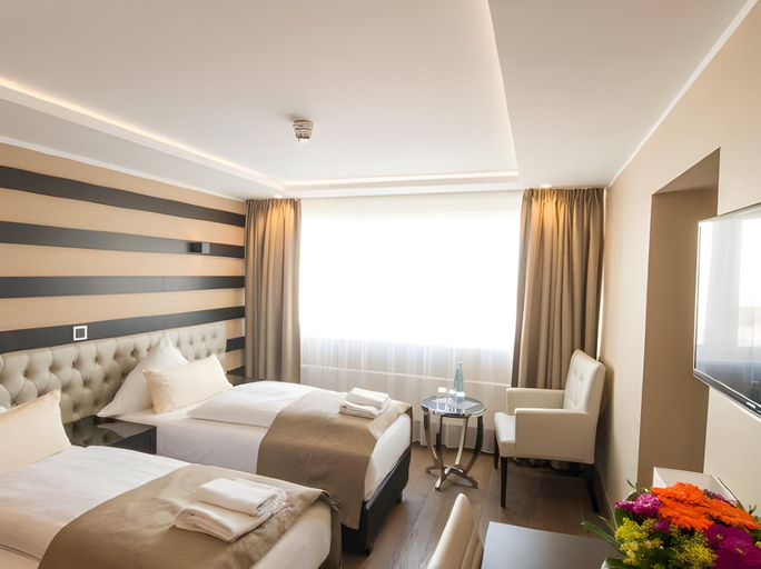 Bedroom 2, Skyline Hotel Frankfurt, Frankfurt am Main