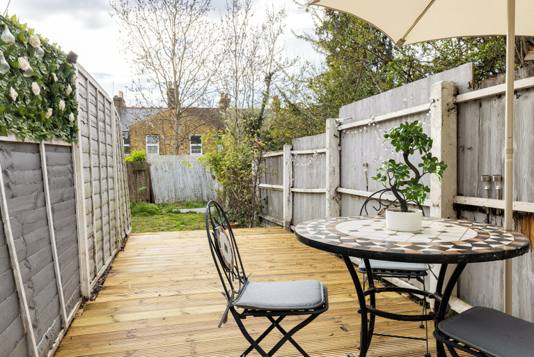 Others 4, Beautiful 2 bed in Walthamstow, London