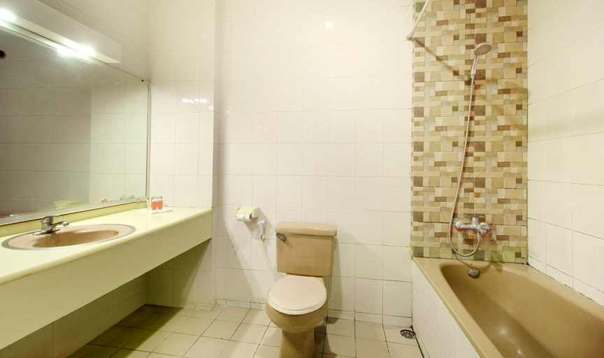 Bathroom 5, Hotel Grand Trisula, Indramayu