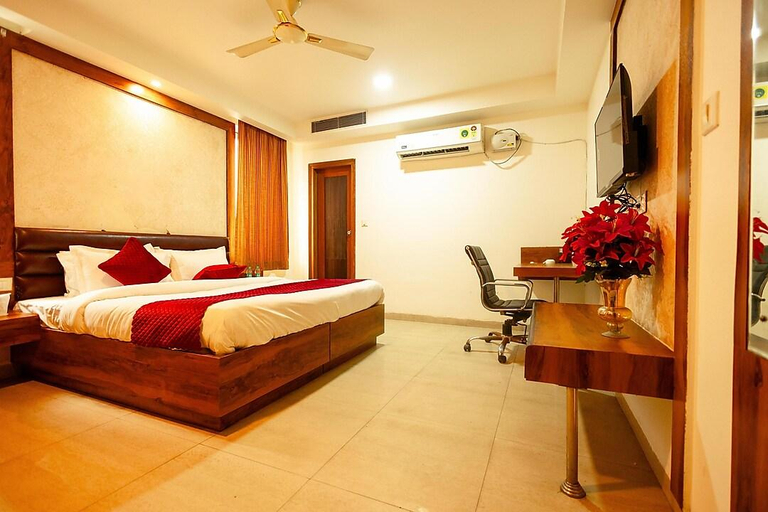 Bedroom 2, Hotel Parth Paradise, Gautam Buddha Nagar