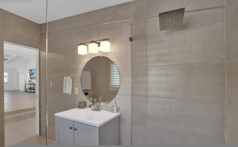 Others 2, Pool House 3 Bedroom Home Victoria Park, Broward