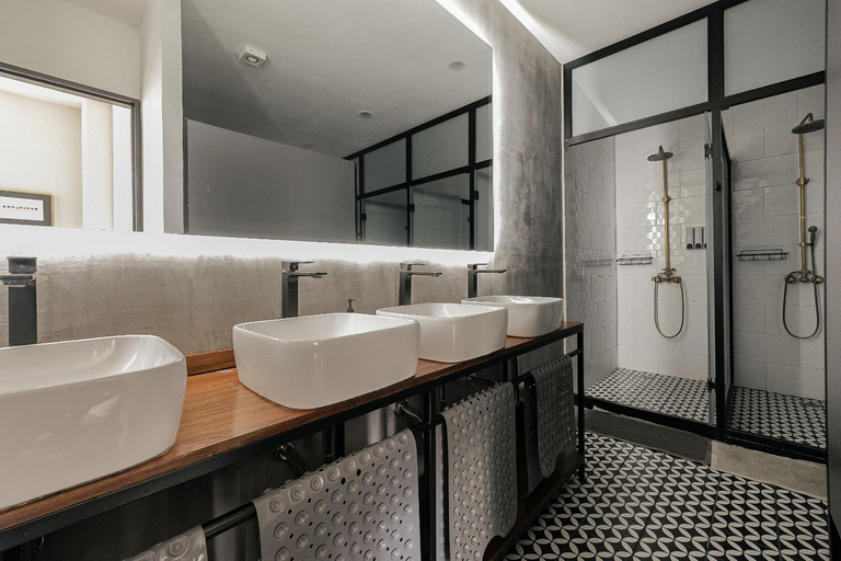 Bathroom 4, Cama en Habitación Compartida Mixta, Mexico City