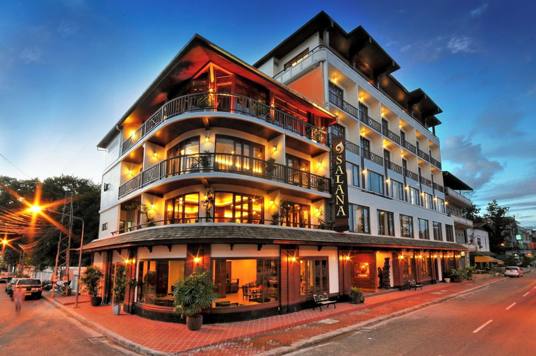 Exterior & Views