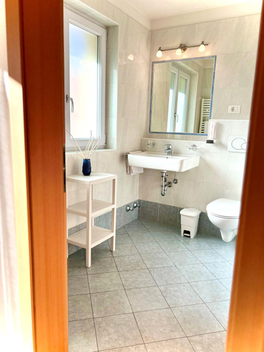 Bathroom 2, B&B Garni Erika, Bolzano