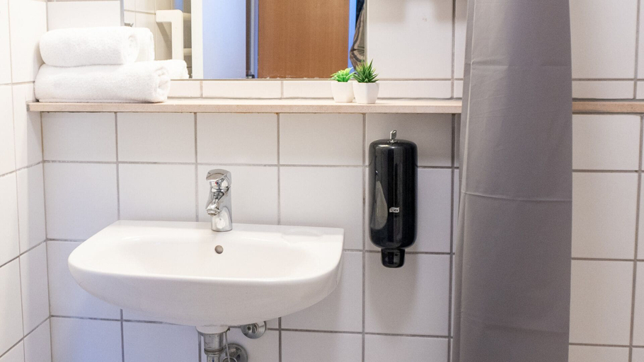 Bathroom 3, Hotel Assens, Assens