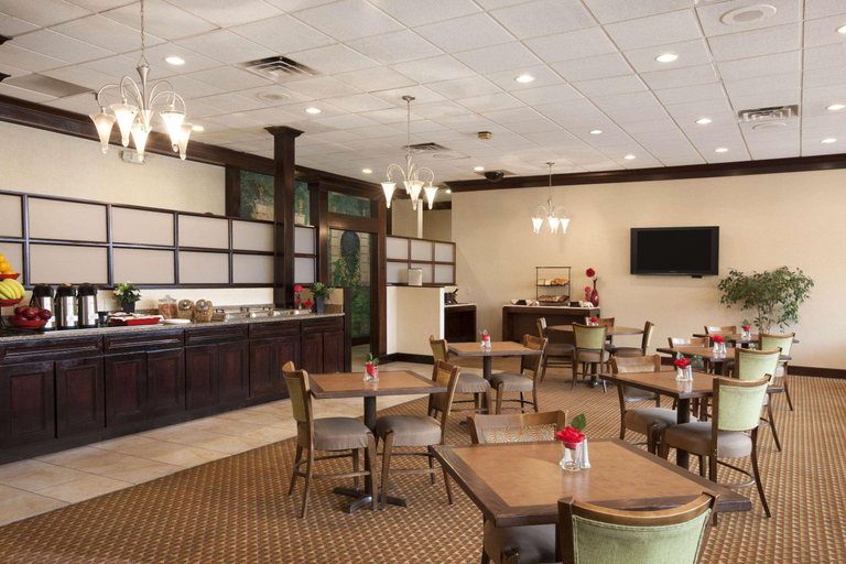 Food & Drinks 5, Ramada by Wyndham Newark/Wilmington, New Castle