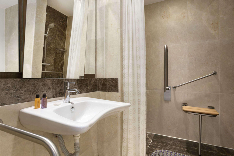 Bathroom 4, Ramada by Wyndham Istanbul Florya, Bakırköy