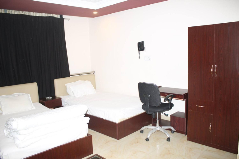 Others 4, 78 Firoza Inn, Dhaka
