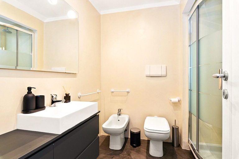 Bathroom 3, Peaceful Penthouse with Garage, Rome