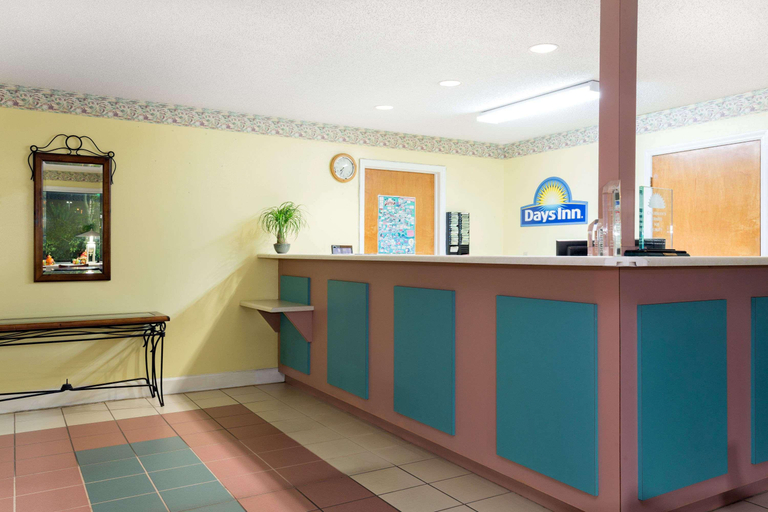 Public Area 2, Days Inn by Wyndham Lamont/Monticello, Jefferson