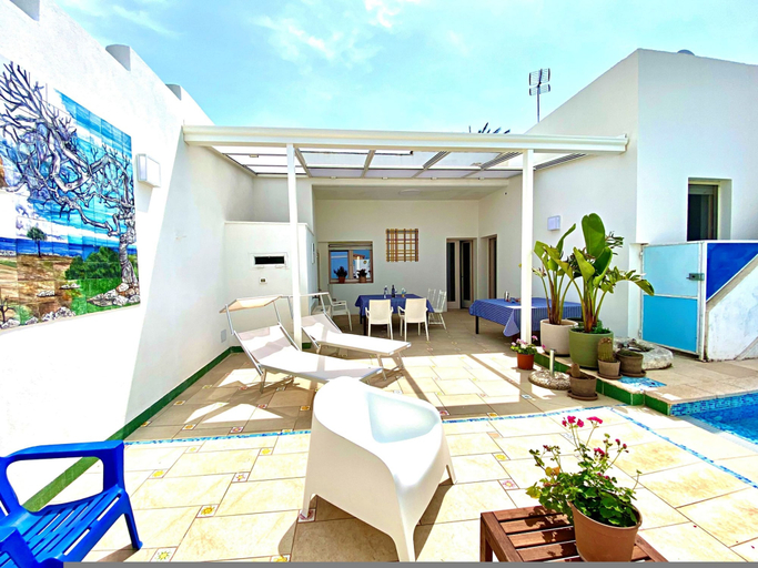 Room 2, Casa Mondrian - Camere con Bagno e Piscina Privata, Lecce