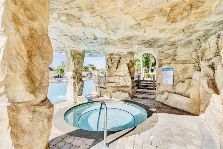Room 2, Amazing 4bdr House w Pool - PP, Osceola