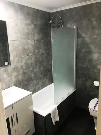 Bathroom 4, Hotel Neguri, Vizcaya