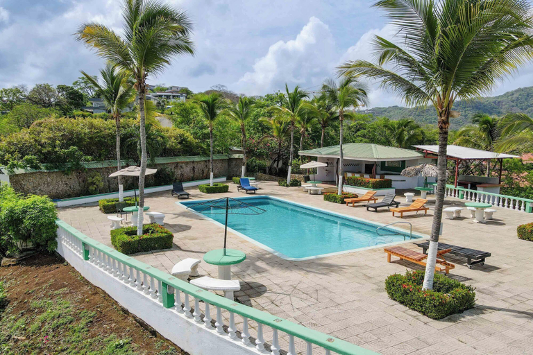 Sport & Beauty, Tropical Condo with Spectacular Ocean Views, Panoramic Dining Terrace & Quick Walk to Beach, Carrillo